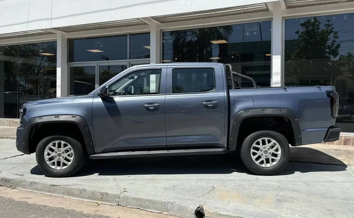 241 CV y gran relación precio-producto: la nueva pick up que va por Toyota Hilux 1 Nueva JMC Grand Avenue