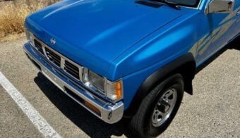 Motor V6, 4x4 y m谩s: la pick up de Nissan de hace 31 a帽os que se subasta 28 Nissan Hardbody, una pick up del siglo pasado que se subasta