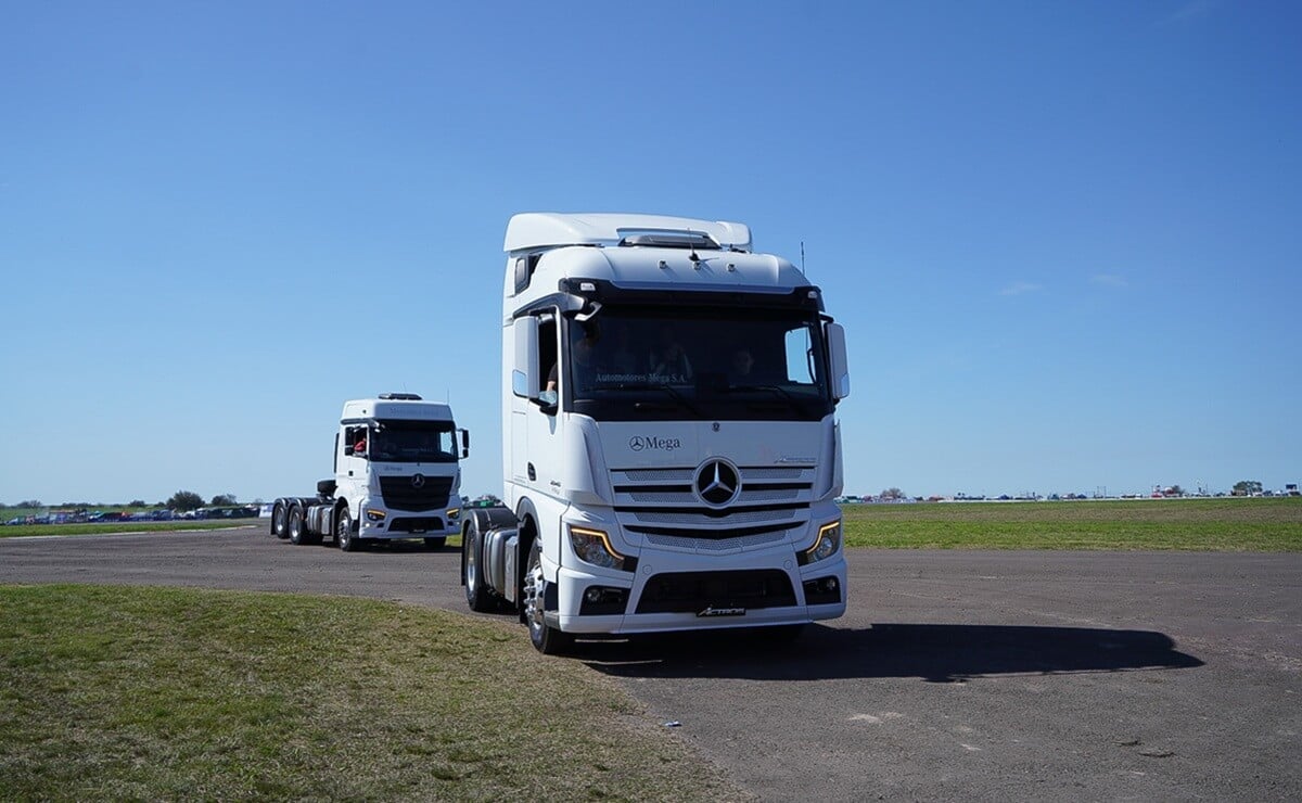 Gran Premio Mercedes-Benz Camiones y Buses del Turismo Carretera en Paraná 1 Mercedes-Benz Camiones y Buses en Paraná