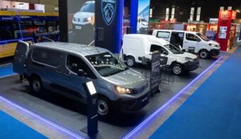 El grupo Stellantis exhibe sus modelos