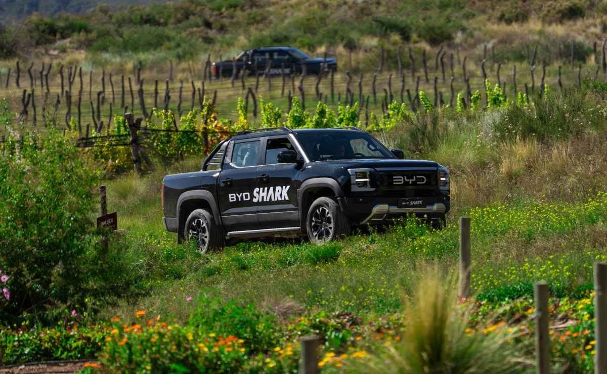 BYD ya lanzó la nueva Shark con 437 CV, tracción 4x4 y más para superar a Toyota Hilux 1 BYD Shark, la nueva pick up