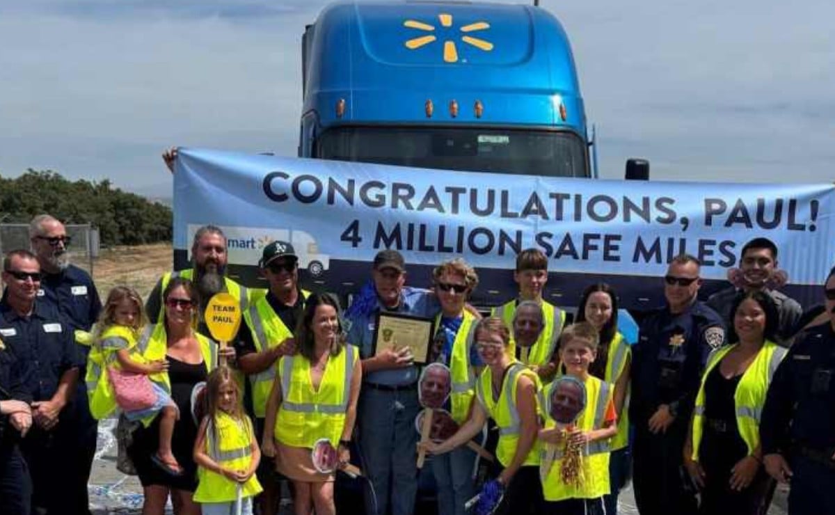 Chofer de Walmart Transportation alcanza la marca de 6,4 millones de kilómetros 1 Chofer de Walmart Transportation alcanza la marca de 6,4 millones de kilómetros