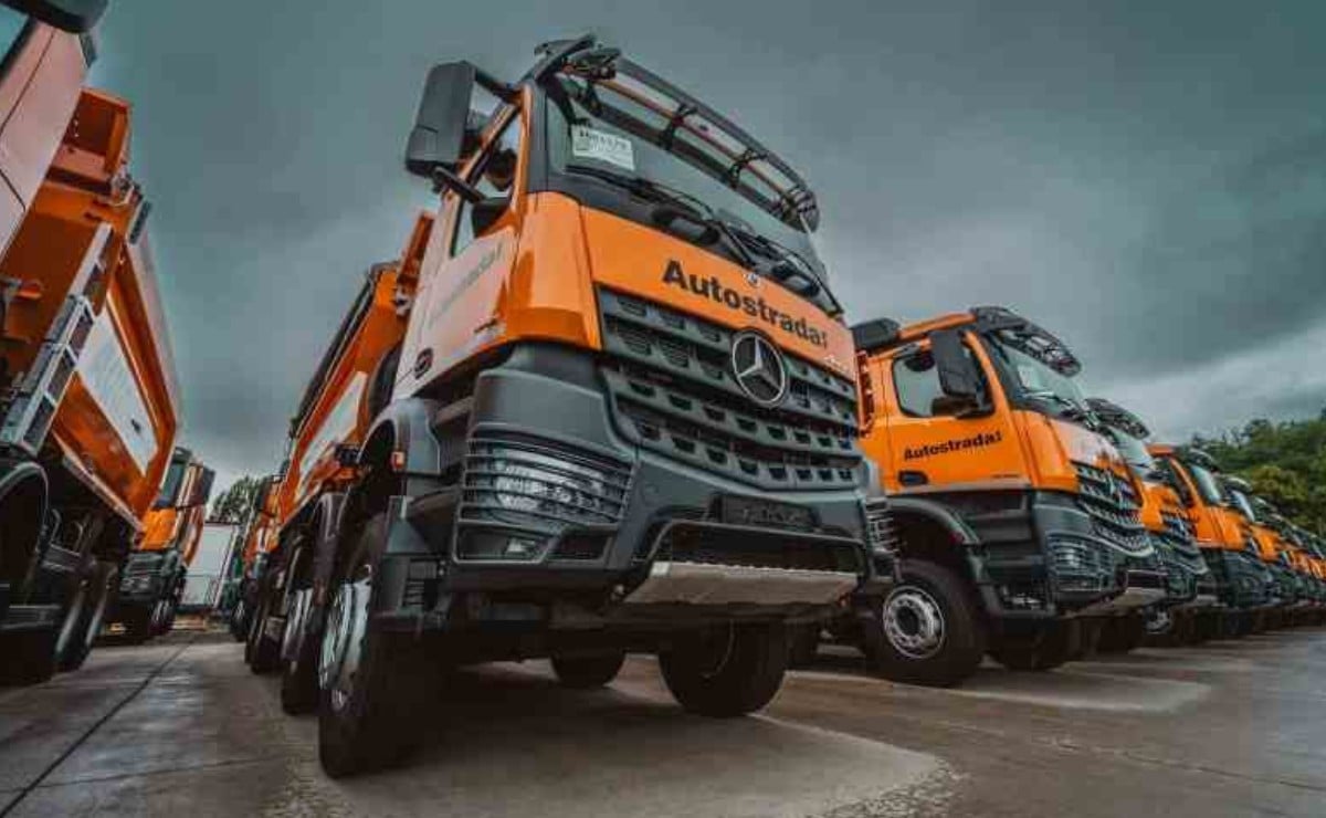 Empresa de Ucrania compra 100 camiones Mercedes-Benz Arocs 4142 8×4