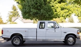 Una Ford F-350 de hace más de 30 años