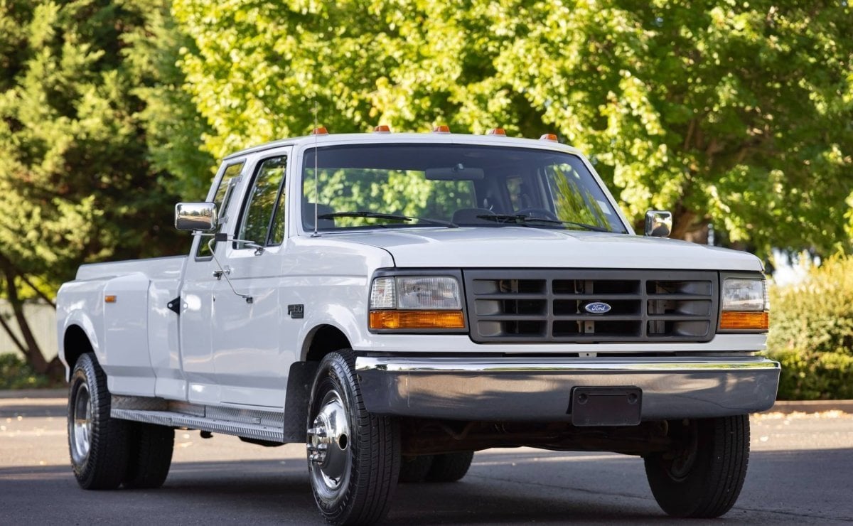 Inesperado hallazgo: Ford F-350 V8 manual de 1993, como nueva y lista para trabajar 2 ford f 350 supercab dually2
