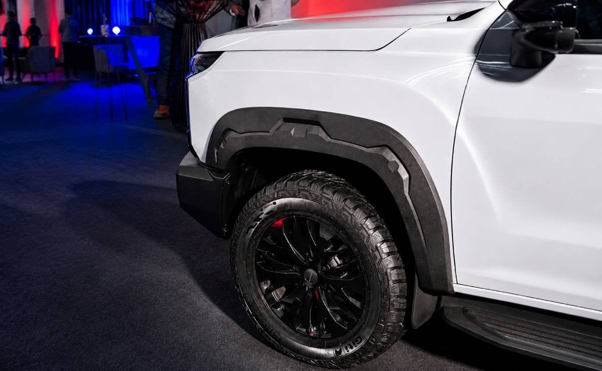 221 CV y por menos de 20000 dólares: Maxus lanzó la T70 para competir con Toyota Hilux 1 Maxus T70, la pick up