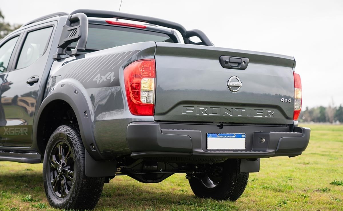 Nissan dejó de vender la Frontier en un mercado, pero la reemplazó por esta pick up superior de 400 CV 1 nissan frontier1