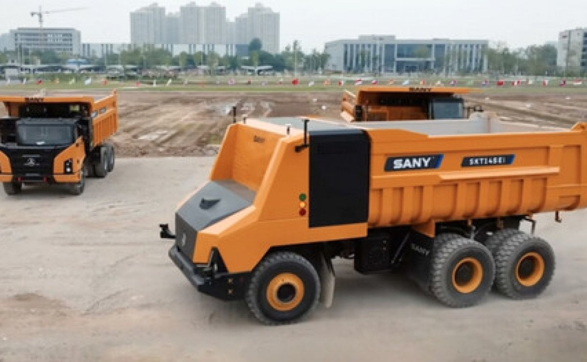 Una marca lanzó un camión eléctrico y colosal: carga 90000 kg, no tiene cabina y es autónomo 2 sany skt145ei3