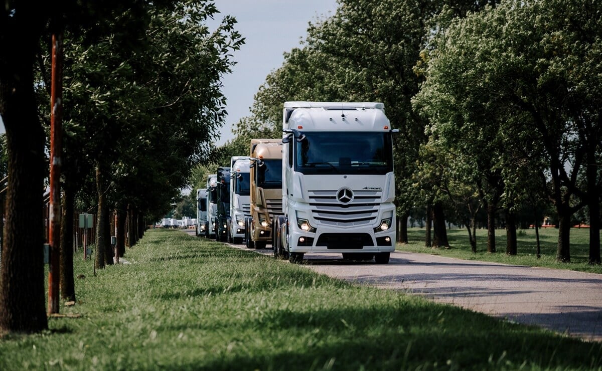 Mercedes-Benz Camiones y Buses celebra 75 años de innovación y liderazgo en Argentina 3 09