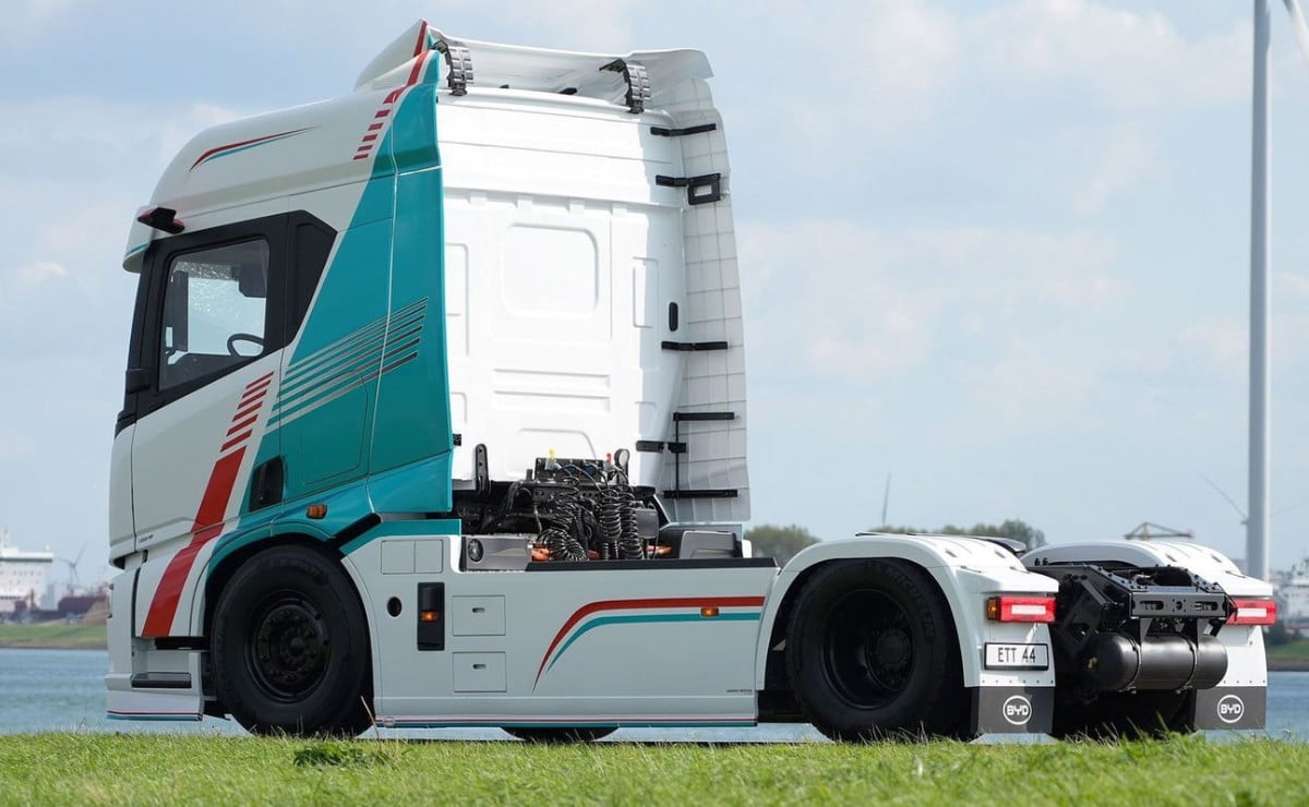 1.020 CV y batería de 651 kWh: el camión chino que quiere hacer temblar a Volvo, Scania y Mercedes 4 1 020 cv y bater a de 651 kwh el cami n 1 1