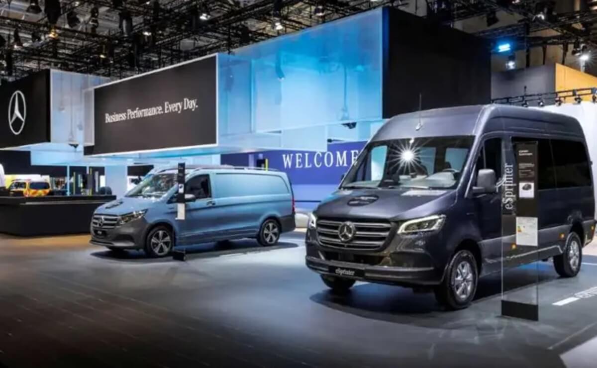 Mercedes-Benz presenta la nueva generación de la Sprinter: versiones 100% eléctricas y más cambios 3 Exhibicion de Mercedes