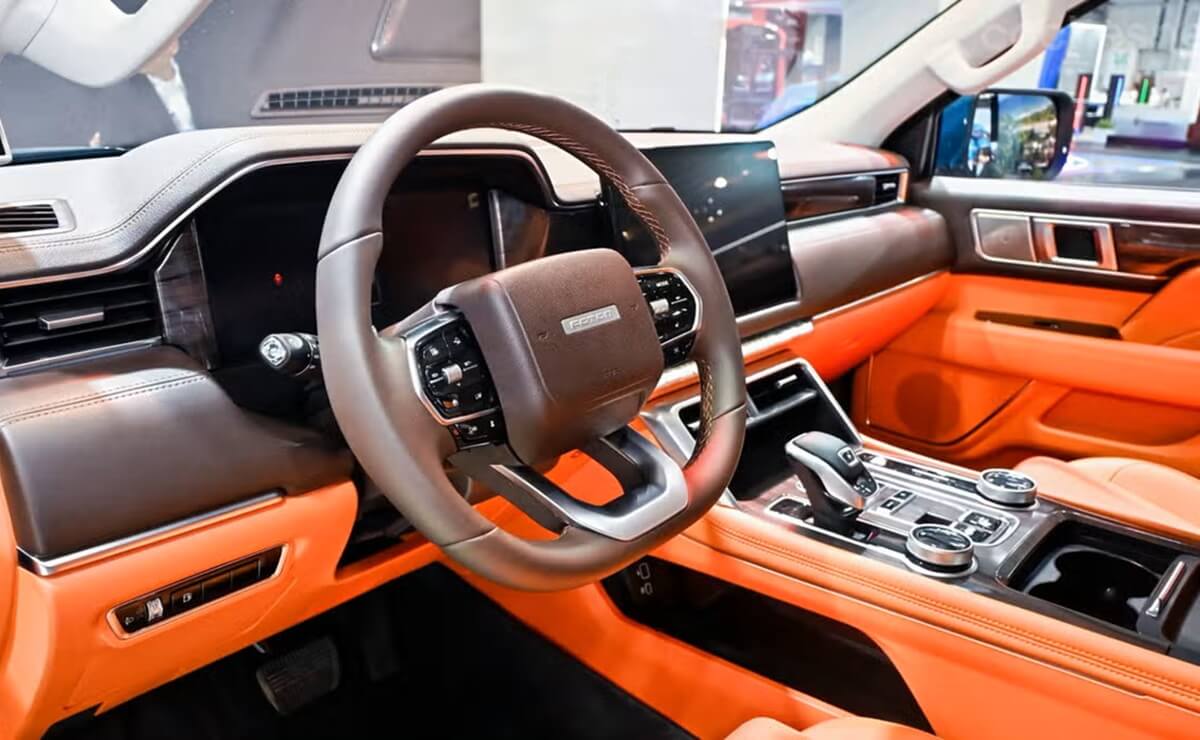 Foton Tunland V9 PHEV interior