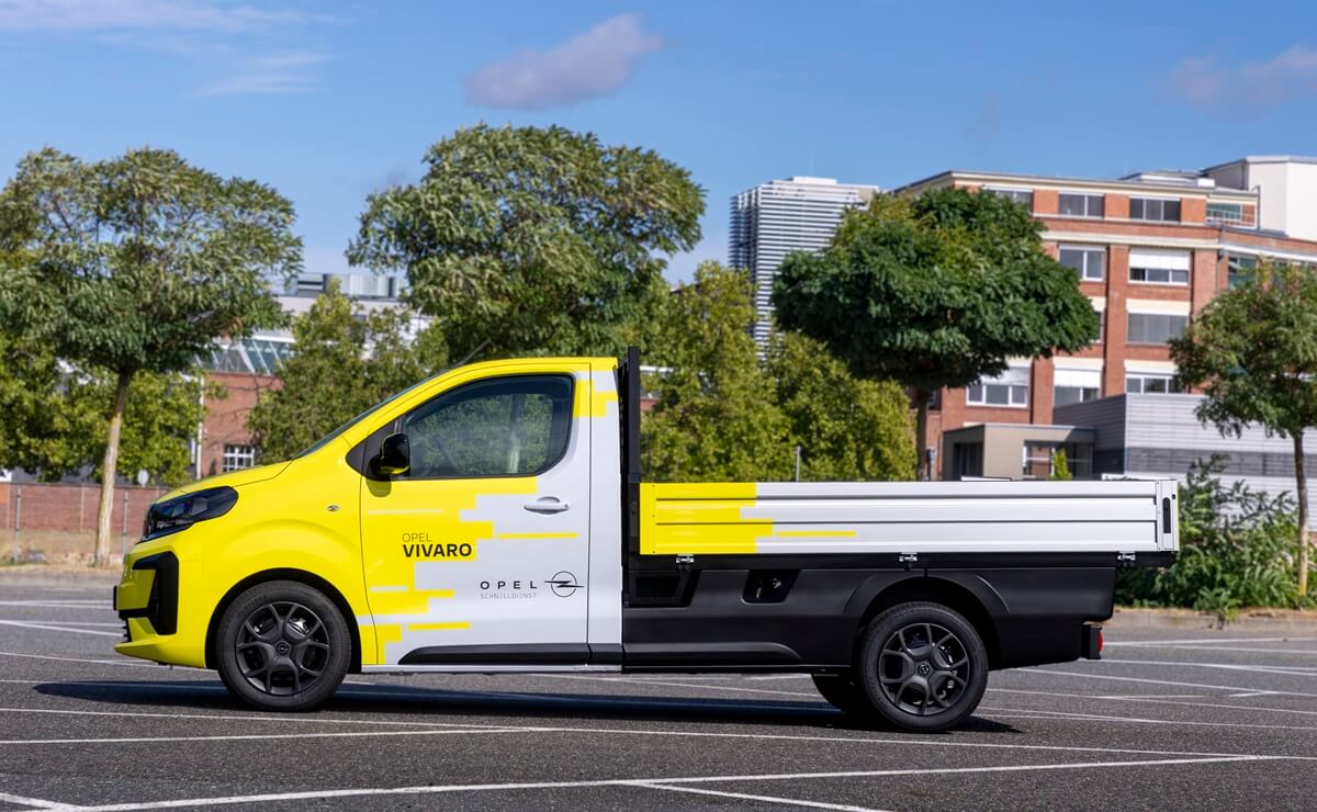 Opel Vivaro Flatbed