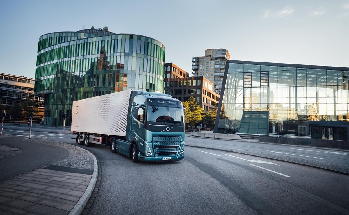Volvo ya produce la nueva generación de sus camiones eléctricos: ¿qué modelos incluye? 2 Volvo y sus camiones electricos