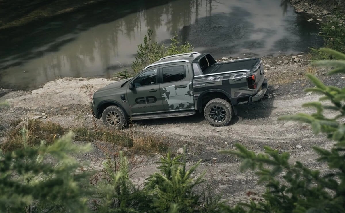 Ford quiere lanzar esta nueva Ranger: 6x6, con dos motores y 488 CV 4 ford ranger super duty 6x62 1