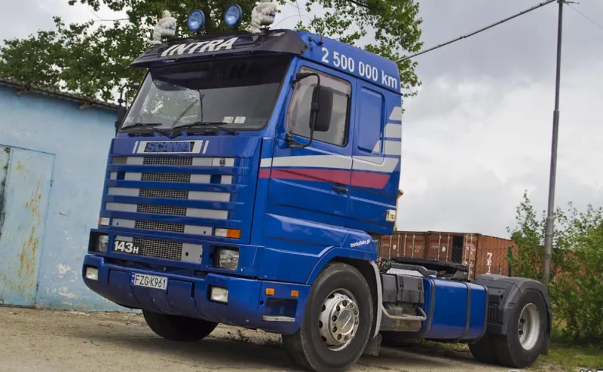 El Scania 143H 420 de Intra superó los 2,5 millones de km: 62 vueltas al mundo y sigue trabajando 3 la scania 143h 420 de intra super los 2 1 1