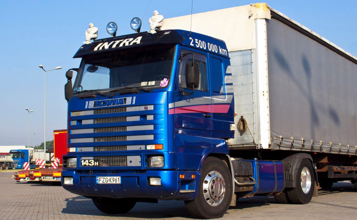 El Scania 143H 420 de Intra superó los 2,5 millones de km: 62 vueltas al mundo y sigue trabajando 5 la scania 143h 420 de intra super los 2 1 2