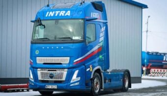 El Scania 143H 420 de Intra super贸 los 2,5 millones de km: 62 vueltas al mundo y sigue trabajando 30 la scania 143h 420 de intra super los 2 1200x740 1