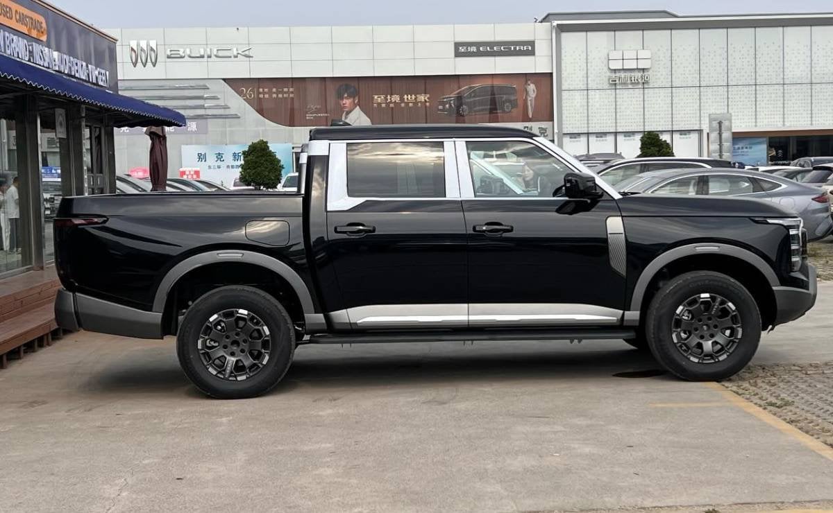 Nissan va por Toyota Hilux con la nueva pick up mediana con 410 CV, 4x4 y muy bien equipada 2 La nueva pick up de Nissan superior a la Frontier convencional
