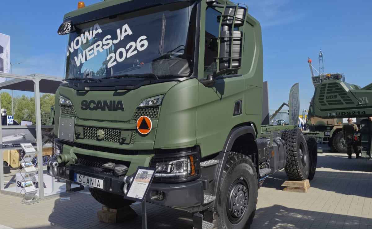 Scania P460 cisterna: Polonia quiere 400 camiones tanque para mover combustible militar 2 scania p460 cisterna polonia quiere 400 1 2