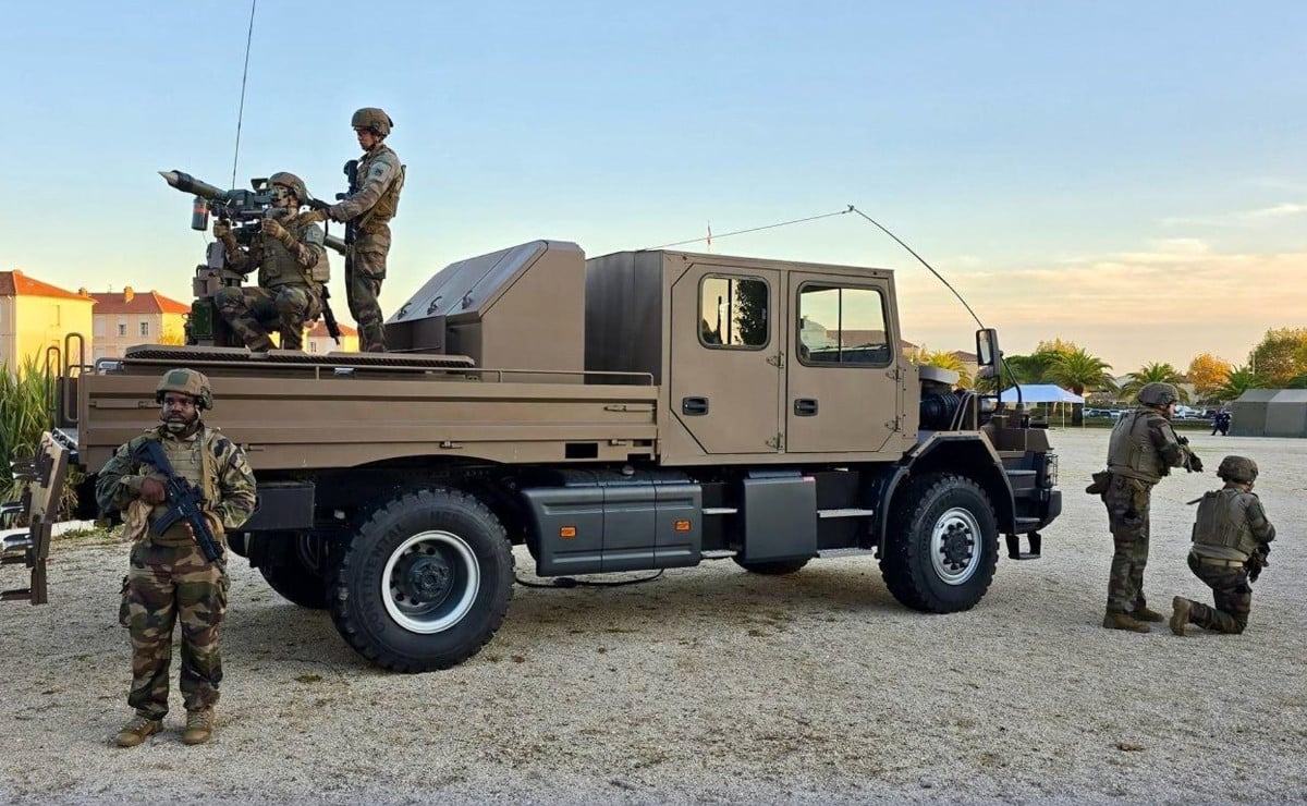Scania vuelve al camión con trompa: 50 unidades 4x4 militares para Francia 2 scania vuelve al cami n con trompa 50 un