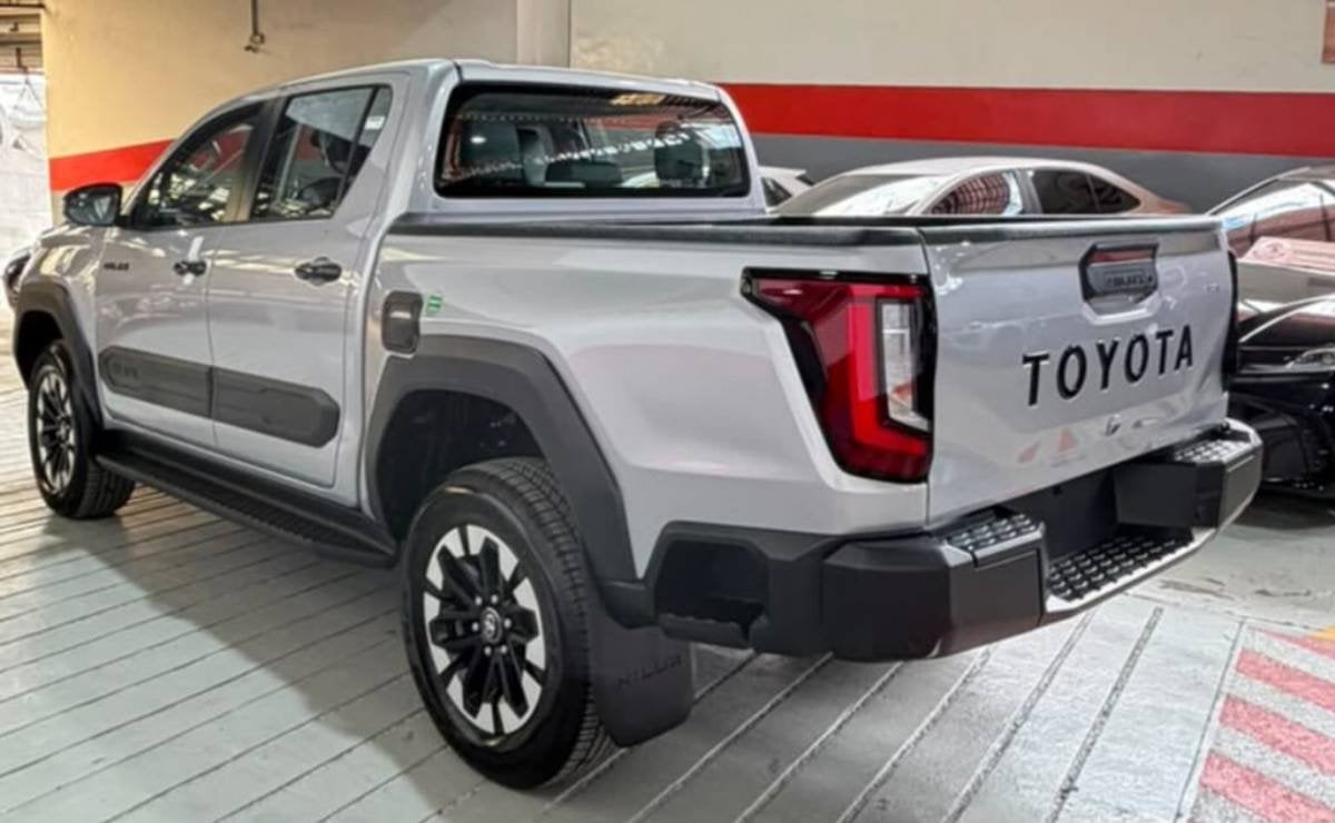 toyota hilux 20271