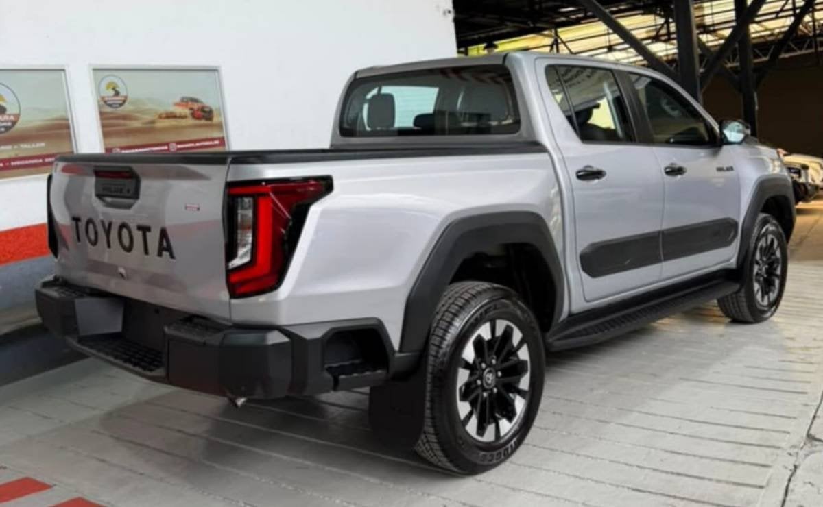 toyota hilux 20274