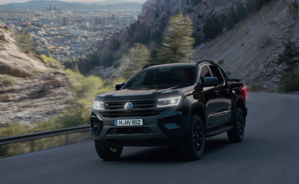 Volkswagen y esta nueva versión de la Amarok: motor V6, 240 CV, 4x4 y más cambios 2 volkswagen amarok dark label special edition3