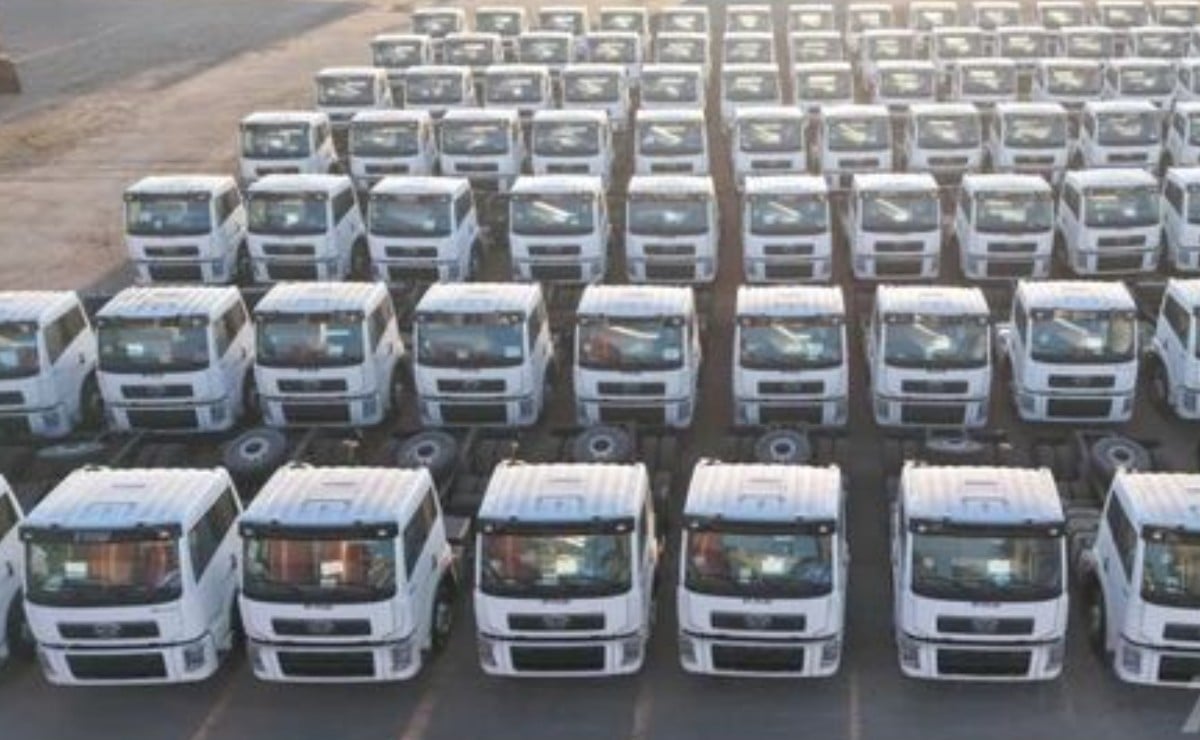 100 camiones FAW 6x4 de una sola vez: el pedido que renueva una flota entera en Nigeria 1 FAW manda 100 camiones 6x4 a Nigeria: la jugada no es la potencia, son los días que cada u