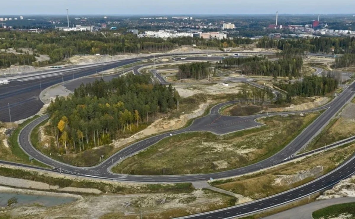 Scania gastó 89 millones en un circuito de 17 km con curvas peraltadas al 22 %