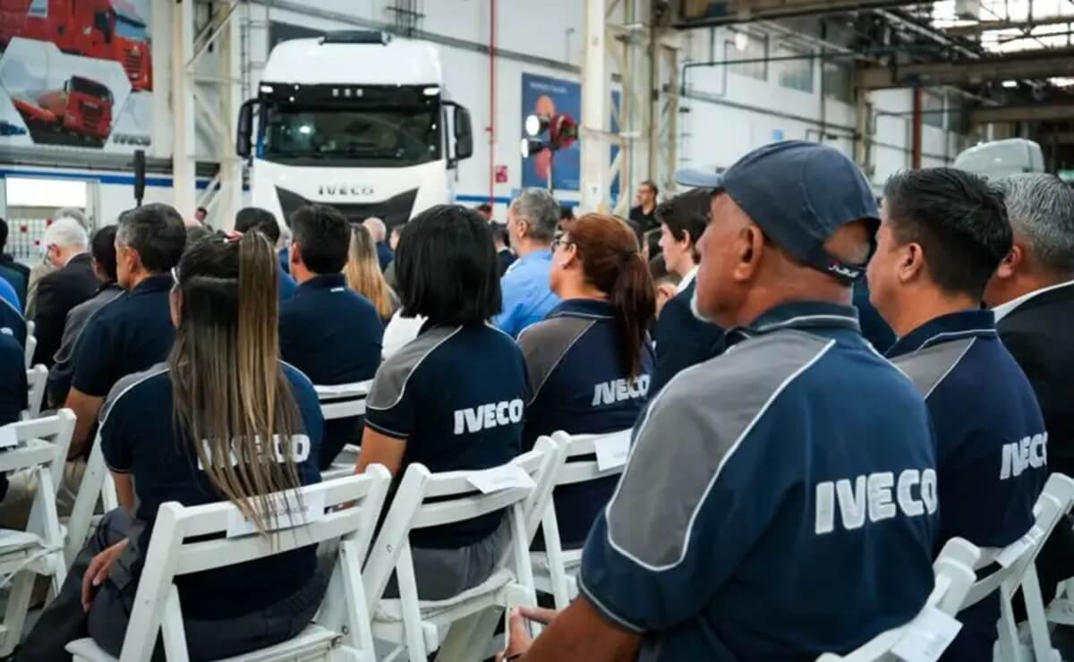 La fábrica donde Iveco produce su camión más moderno: ¿cómo es y cuántas unidades hace por día? 2 Camiones Iveco