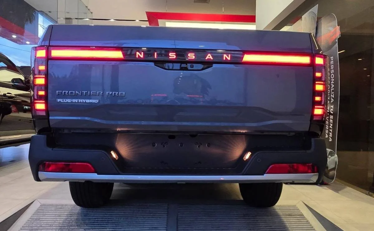 Nueva Nissan Frontier Pro PHEV parte trasera