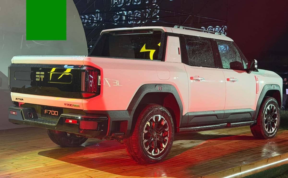 Jetour F700, la pick up híbrida con 3 motores, 904 CV y pantalla de 35.4 pulgadas 2 jetour f7003 1