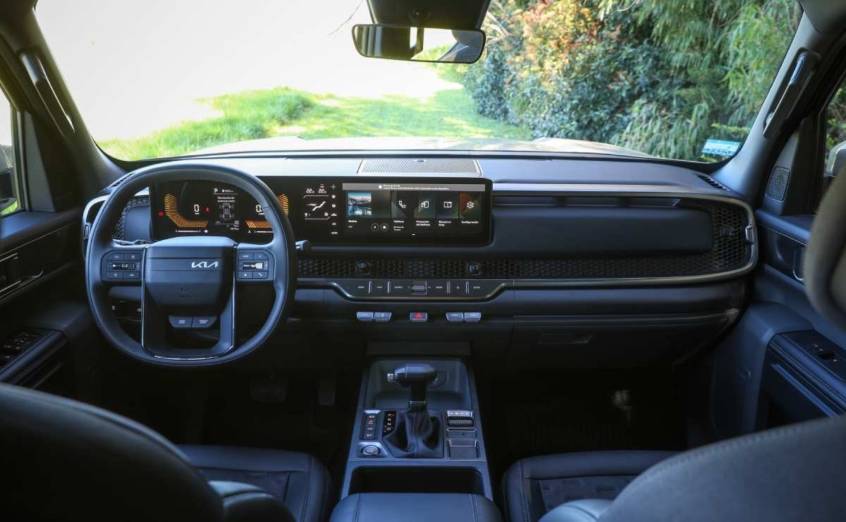 Kia lanza una nueva Tasman con 210 CV, 4x4 y más para enfrentar a Toyota Hilux 3 kia tasman pgl3