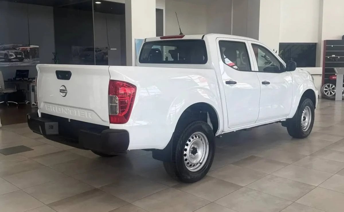 Así es la Nissan Frontier más barata, con 160 CV, caja manual y gran relación precio-producto 4 nissan frontier s 4x2 mt3