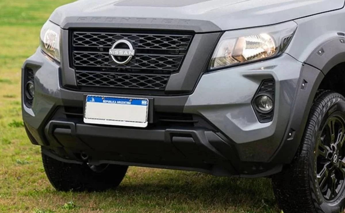 La Nissan Frontier bajó de precio y cuesta ahora 15 millones menos que una Toyota Hilux 1 Los nuevos precios de la Nissan Frontier PRO4X