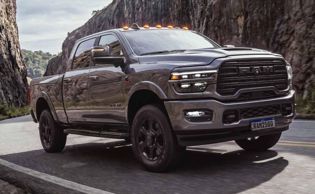 RAM lanzó una nueva 2500: 436 CV, casi 9 toneladas de remolque y equipamiento exclusivo 3 ram 2500 laramie night edition3