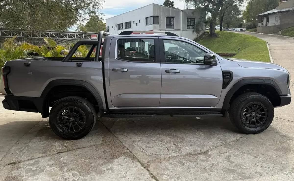 Desde 32000 dólares: la nueva pick up que revoluciona el mercado y va por Toyota Hilux 1 Rely R8, la pick up china