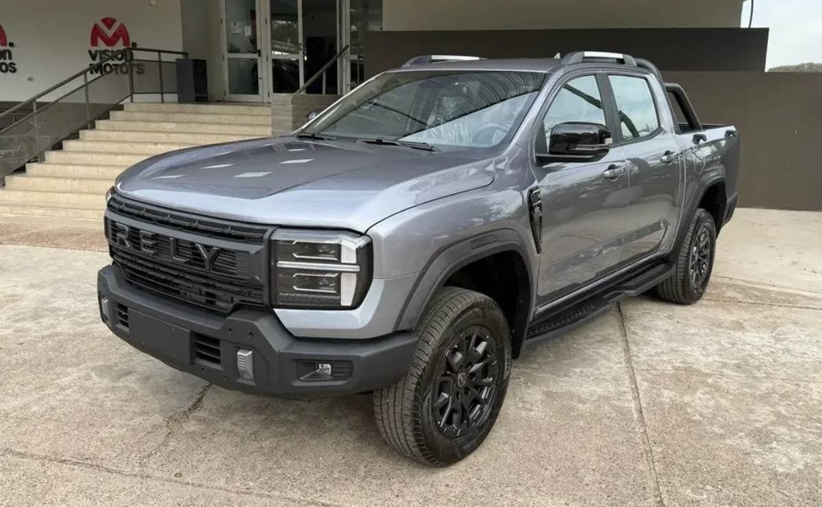 Desde 32000 dólares: la nueva pick up que revoluciona el mercado y va por Toyota Hilux 2 rely r82