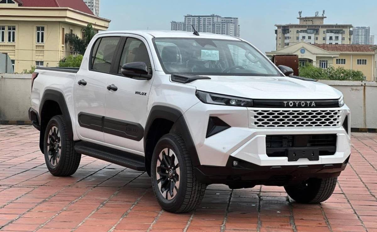 toyota hilux 20272 2