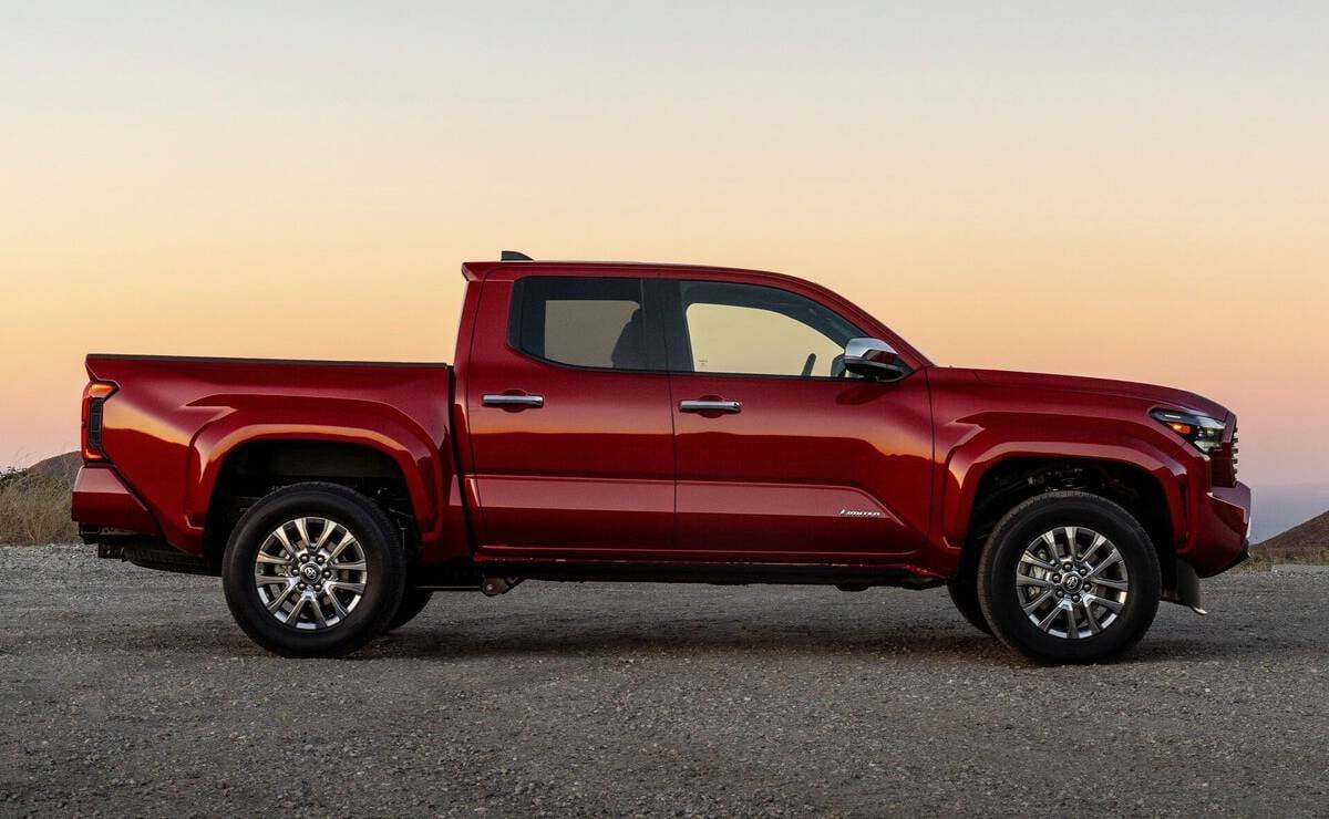 Toyota Tacoma, la pick up que está arriba de Hilux y tiene 331 CV, tracción 4x4 y pantalla de 355.6 mm 4 toyota tacoma1