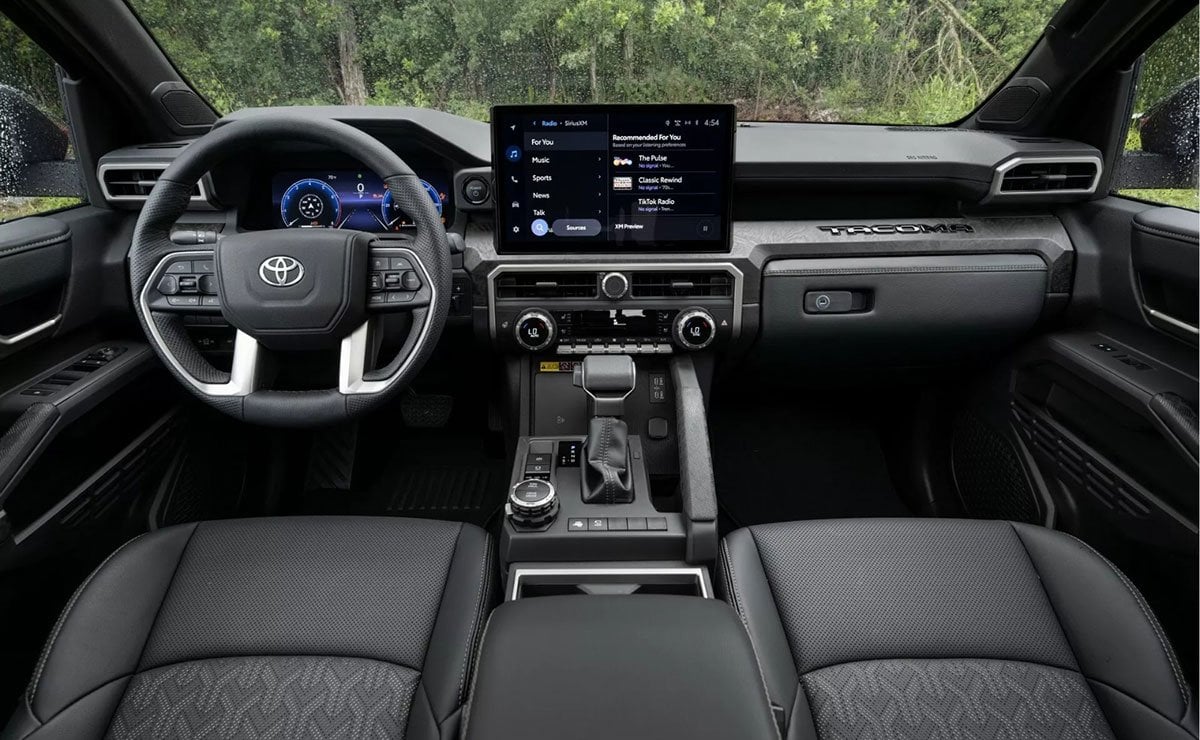 Toyota Tacoma, la pick up que está arriba de Hilux y tiene 331 CV, tracción 4x4 y pantalla de 355.6 mm 3 toyota tacoma4